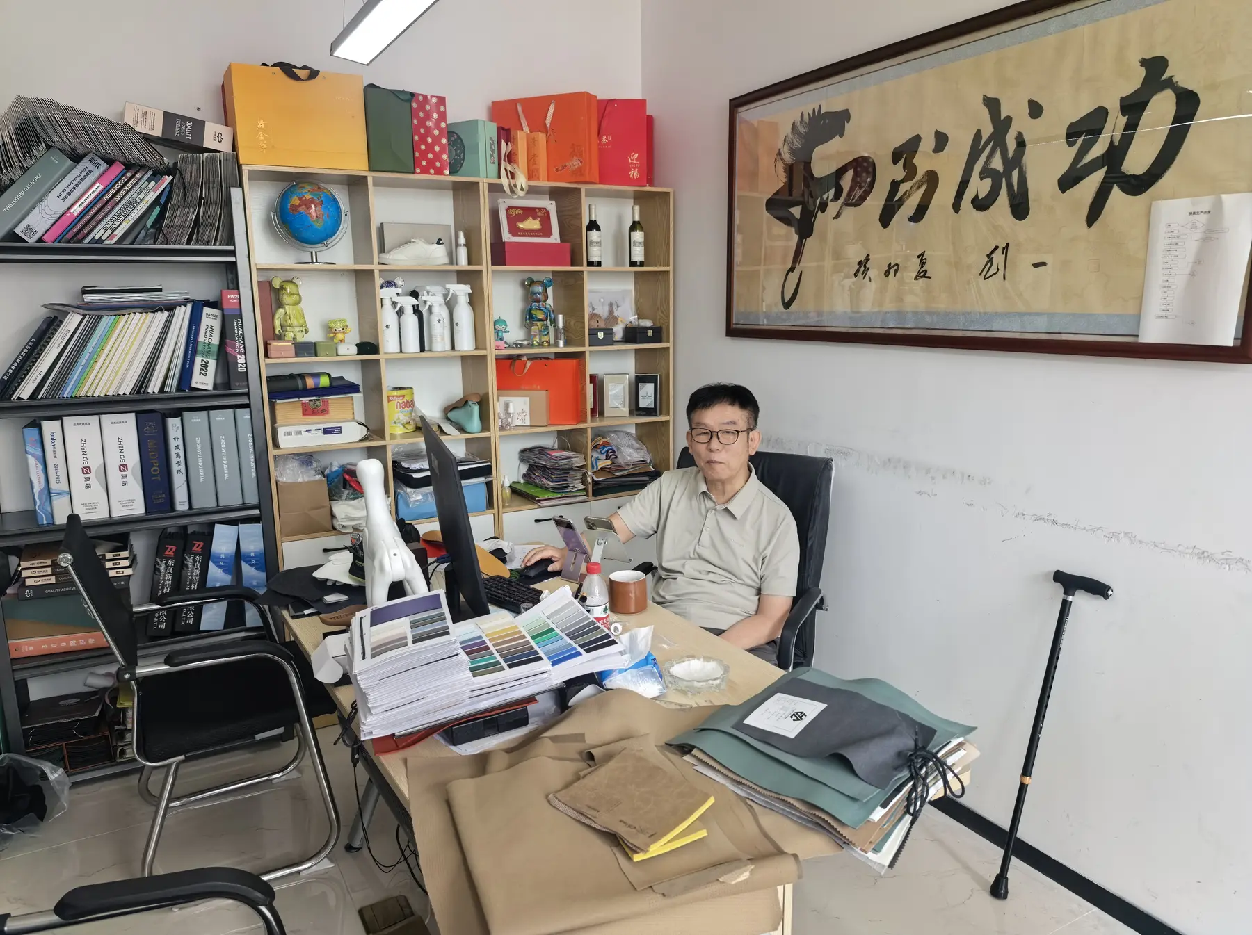 联合创始人 KWON KWIJU 在材料办公室